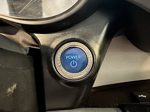 Used 2022 Toyota Sienna XLE FWD image 17