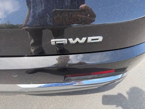 Certified 2023 GMC Acadia Denali w/ Black Diamond Edition AWD/4WD image 5