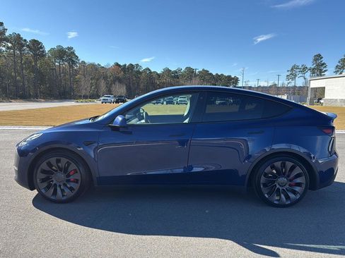 Used 2022 Tesla Model Y Performance image 4
