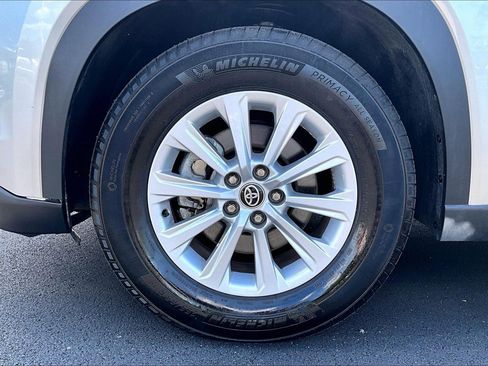 Used 2025 Toyota Grand Highlander AWD image 8