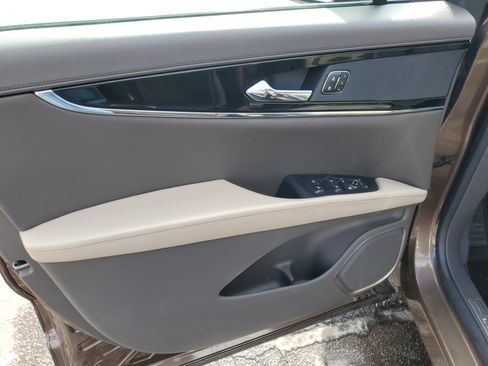 Certified 2022 Lincoln Nautilus Reserve image 10