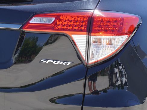 Used 2021 Honda HR-V Sport image 10