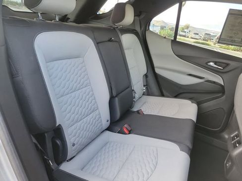 Used 2021 Chevrolet Equinox LS w/ LS Convenience Package FWD image 26