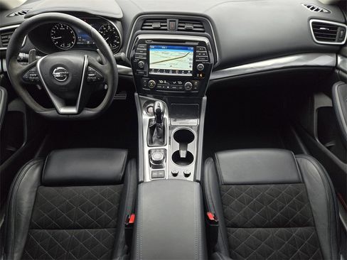 Used 2018 Nissan Maxima SR image 26