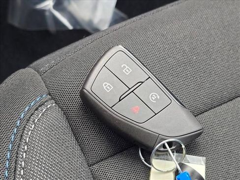 New 2026 Chevrolet Equinox EV LT image 28