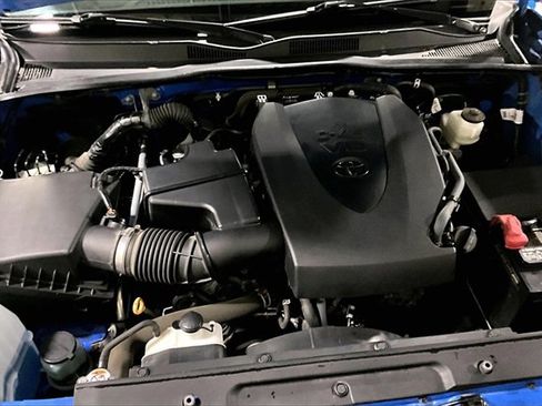 Used 2020 Toyota Tacoma SR5 image 29