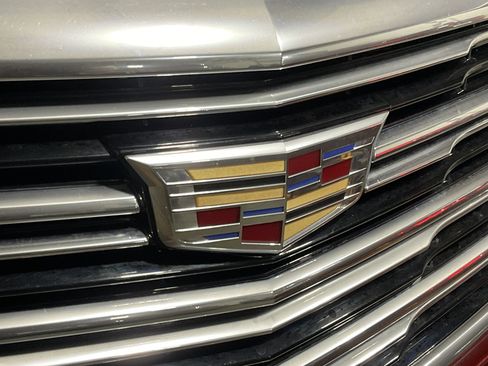 Used 2017 Cadillac XT5 FWD image 6