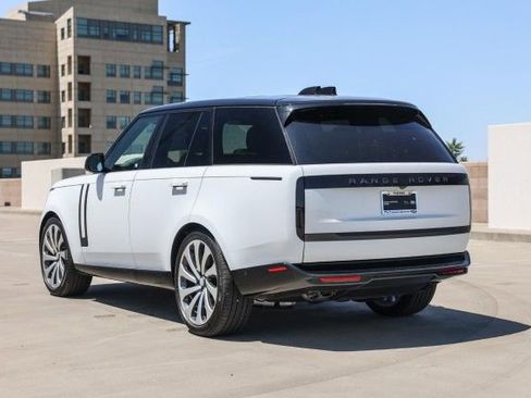 New 2025 Land Rover Range Rover SE image 6