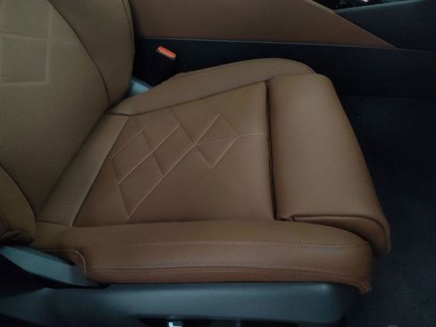 Used 2025 BMW i5 xDrive40 image 13