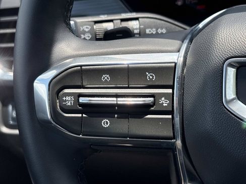 Used 2026 GMC Acadia Elevation w/ Elevation Premium Package FWD image 17