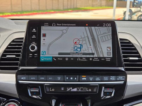 Used 2025 Honda Odyssey Touring image 16