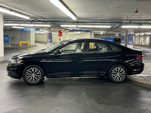 Used 2021 Volkswagen Jetta SE w/ SE Cold Weather Package image 29