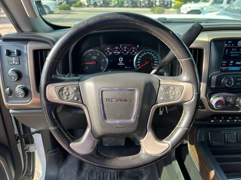 Used 2018 GMC Sierra 2500 Denali w/ Duramax Plus Package AWD/4WD image 11