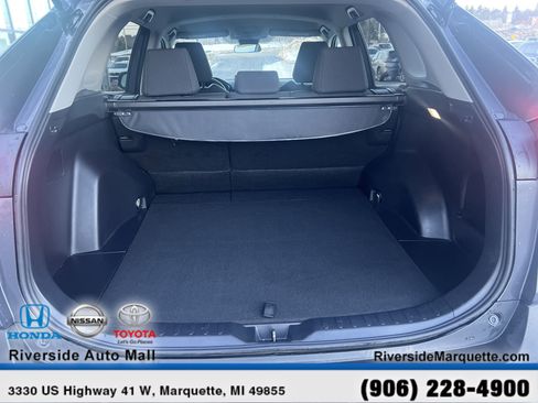 Used 2022 Toyota RAV4 LE image 8