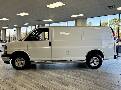 Used 2024 Chevrolet Express 2500 w/ Driver Convenience Package image 4