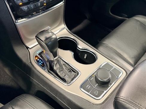 Used 2021 Jeep Grand Cherokee Limited w/ Luxury Group II image 18