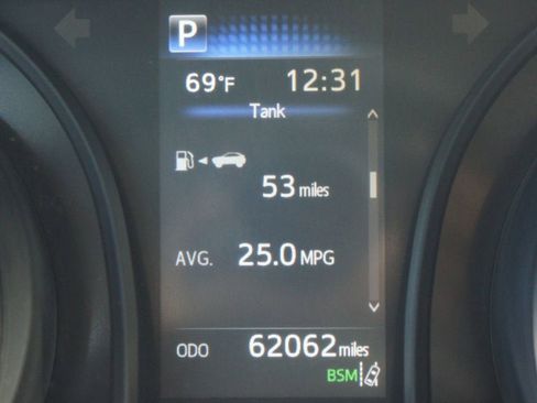 Used 2024 Toyota Camry SE image 4