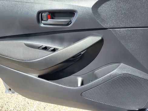Used 2022 Toyota Corolla LE image 14