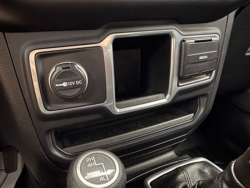 Used 2018 Jeep Wrangler Unlimited Sport AWD/4WD image 52
