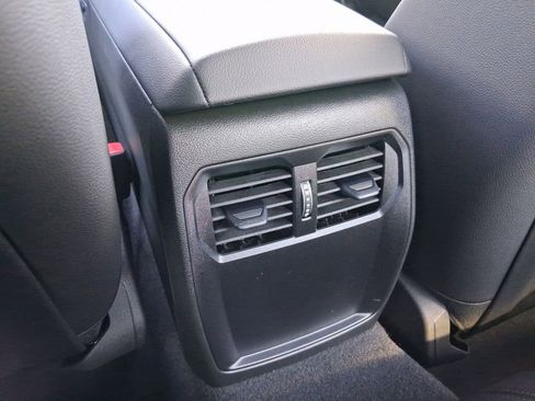 Used 2025 BMW 230i 230i w/ Convenience Package image 28