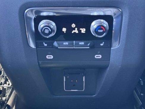 Used 2022 GMC Yukon Denali image 18