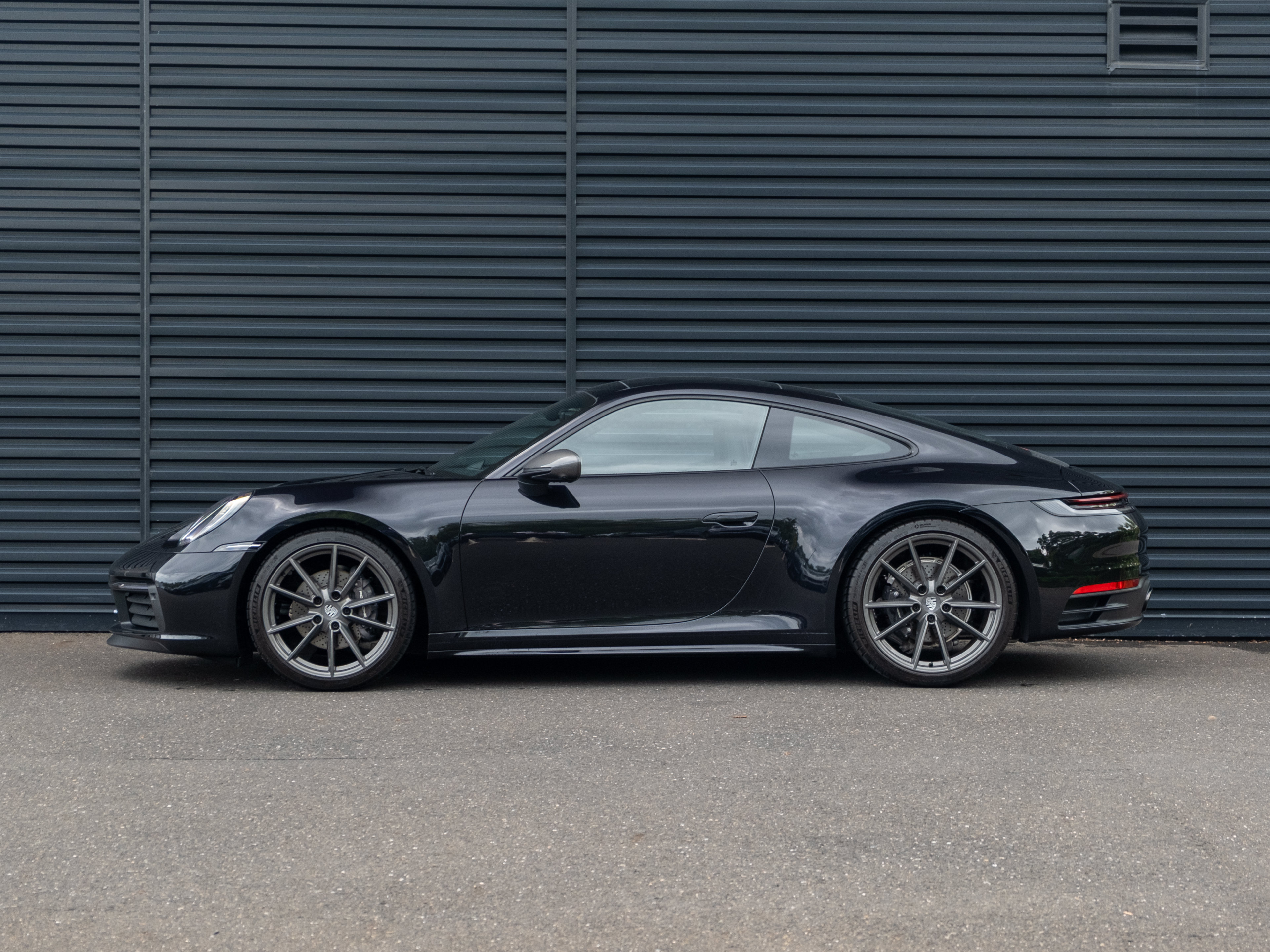 Certified 2024 Porsche 911 Carrera T RWD image 2