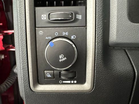 Used 2013 RAM 1500 Express image 16