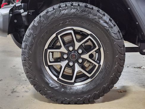 Used 2024 Jeep Wrangler Unlimited Rubicon w/ Safety Group AWD/4WD image 28
