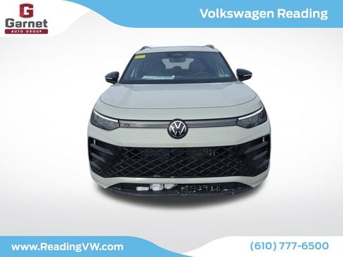 New 2026 Volkswagen Tiguan SE R-Line image 8