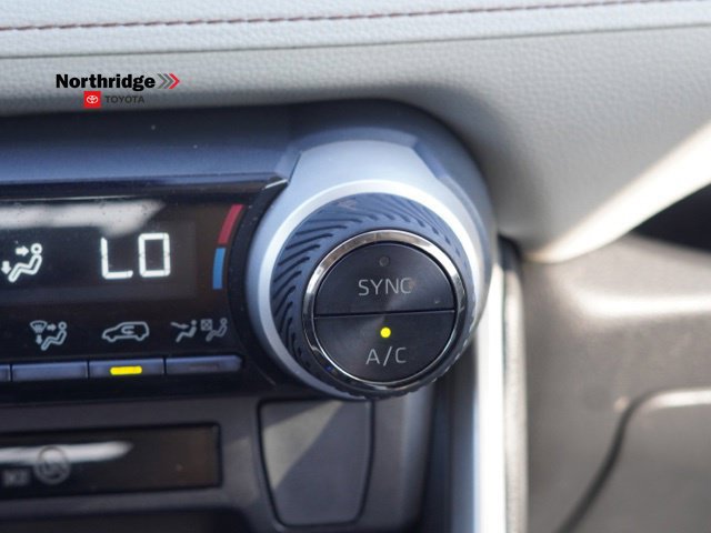 Used 2019 Toyota RAV4 XLE w/ Carpet Mat Package FWD image 27
