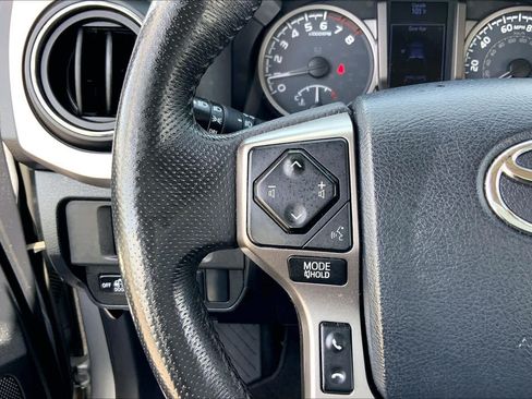 Used 2019 Toyota Tacoma SR5 RWD image 22