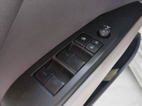 Used 2023 Toyota Camry SE w/ Convenience Package FWD image 12
