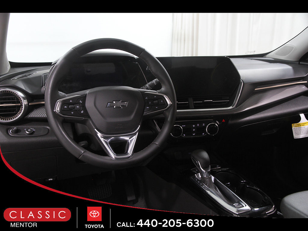 Used 2024 Chevrolet Trax ACTIV w/ Sunroof Package FWD image 6