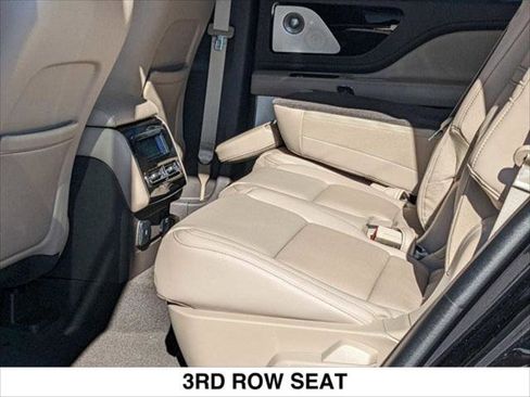 New 2023 Lincoln Aviator Reserve w/ Equipment Group 201A image 12