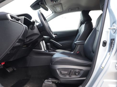 Used 2023 Toyota Corolla Cross XLE AWD/4WD image 17