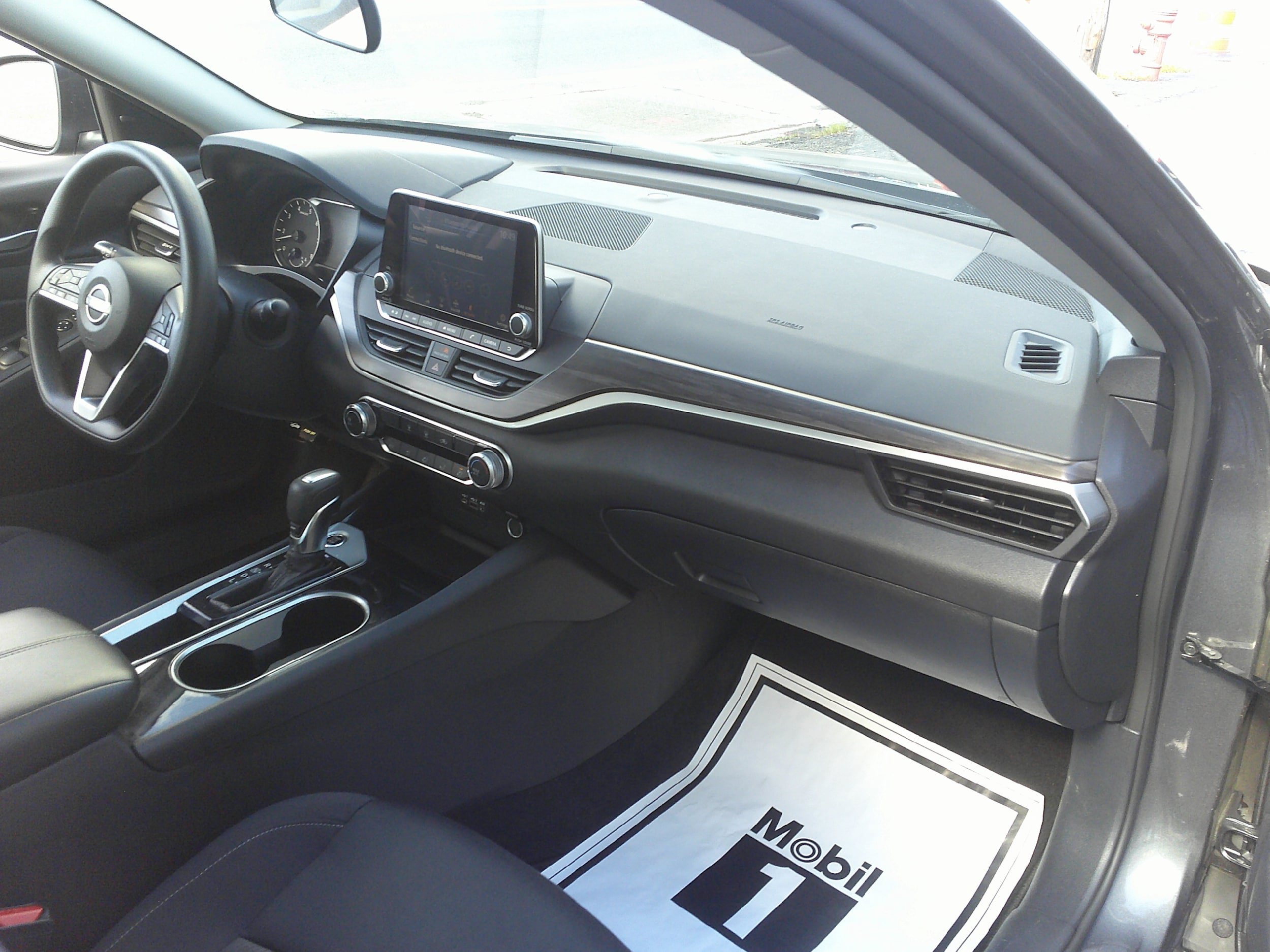 Used 2024 Nissan Altima 2.5 SV FWD image 27