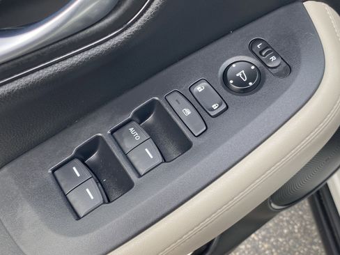 Certified 2025 Honda HR-V LX image 16