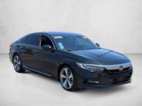 Used 2020 Honda Accord Touring image 3