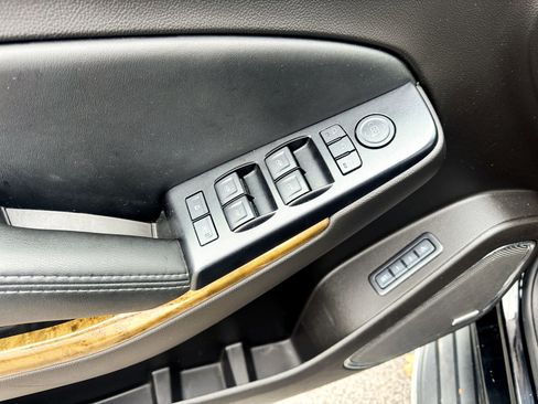 Used 2017 GMC Yukon Denali w/ Open Road Package image 22