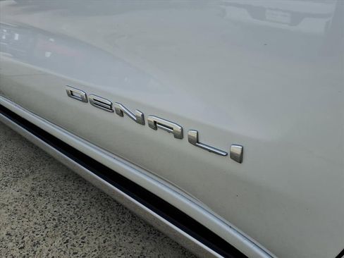 Used 2022 GMC Sierra 1500 Denali w/ Denali Premium Package image 11