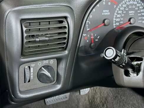 Used 2002 Chevrolet Camaro Z28 w/ SS Performance/Appearance Pkg image 10