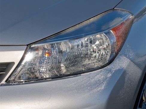 Used 2012 Toyota Yaris SE image 9