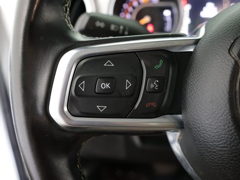 Used 2020 Jeep Wrangler Unlimited Sahara AWD/4WD image 23