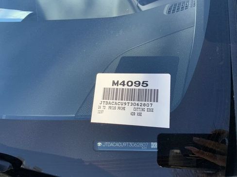 New 2026 Toyota Prius Plug-In Hybrid FWD image 39