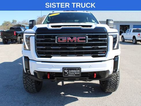 Used 2025 GMC Sierra 2500 AT4 w/ AT4 Premium Plus Package AWD/4WD image 2