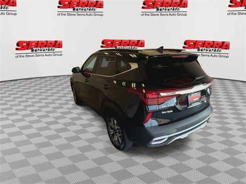 Used 2023 Kia Seltos EX image 7