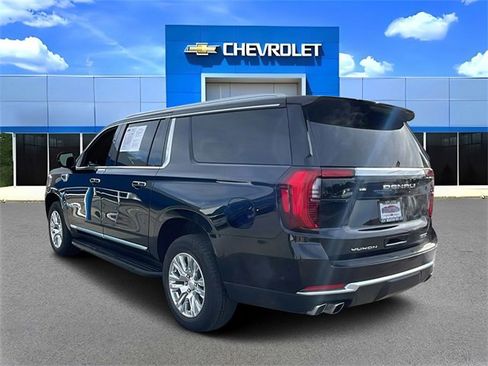 Used 2025 GMC Yukon XL Denali image 5