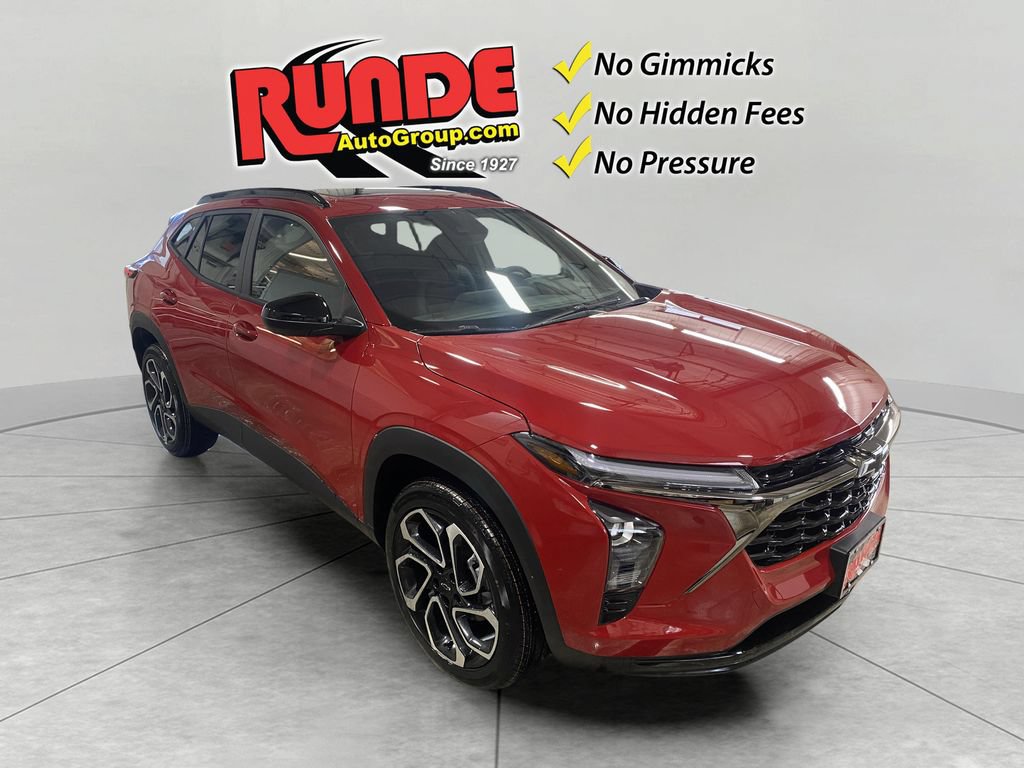 Used 2026 Chevrolet Trax RS w/ Sunroof Package FWD image 3