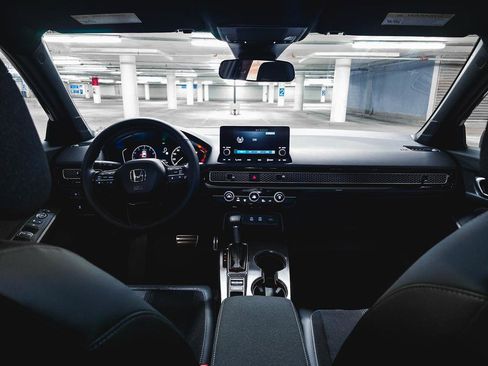 Used 2024 Honda Civic Sport image 3