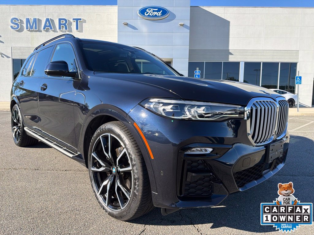 Used 2022 BMW X7 xDrive40i w/ M Sport Package AWD/4WD image 1